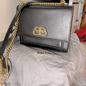 Now this bag is a lil sentimental but it’s a beautiful Balenciaga bag